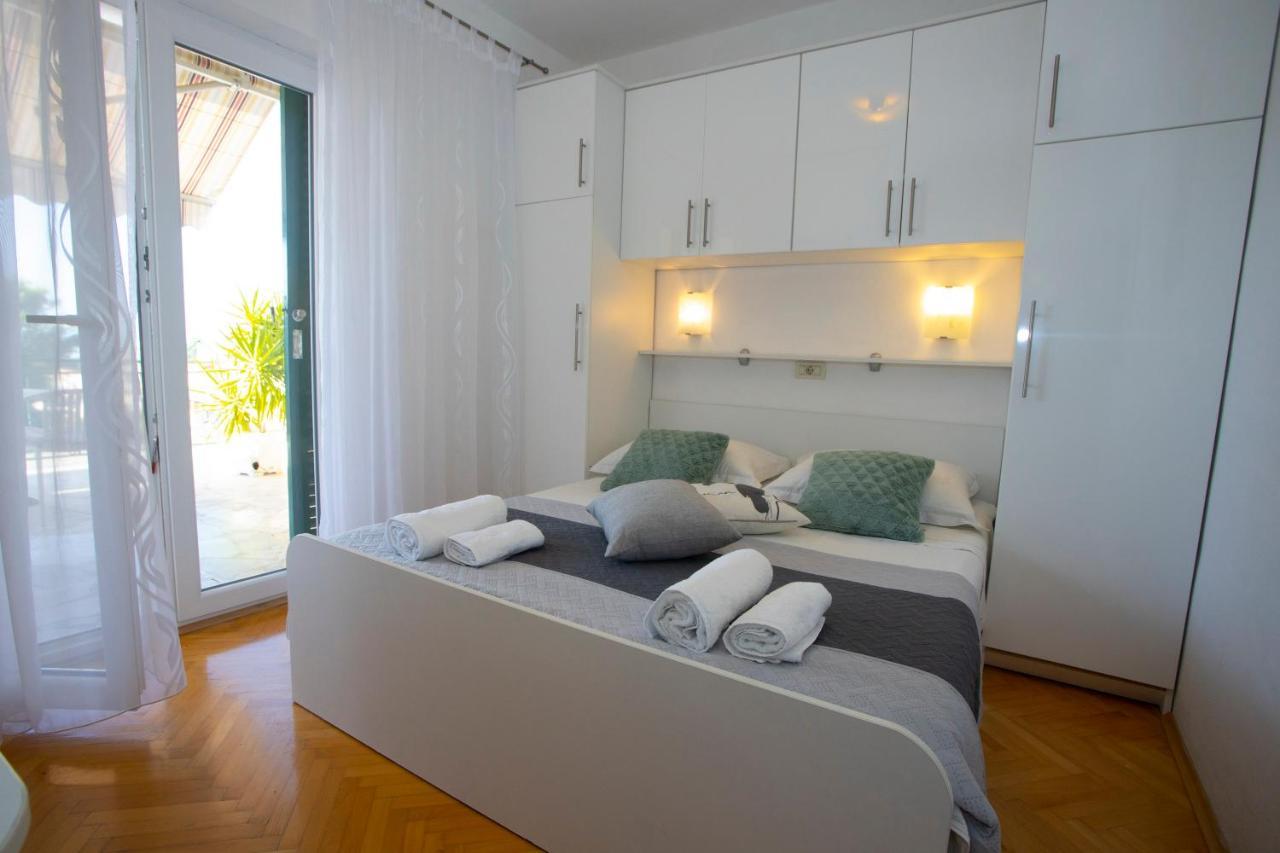 Villa Milenka - Apartmani Gorana Tučepi Exteriér fotografie