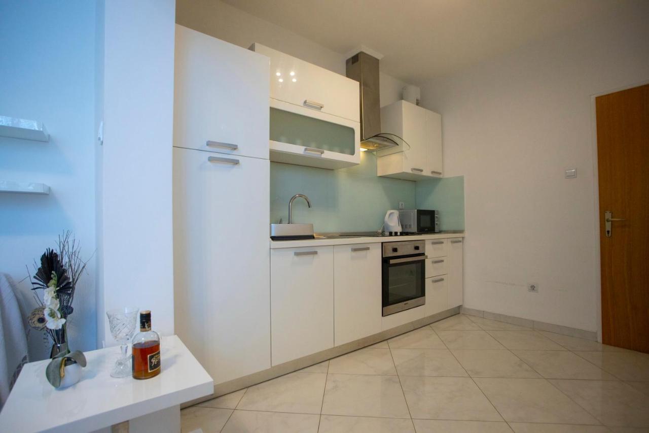 Villa Milenka - Apartmani Gorana Tučepi Exteriér fotografie