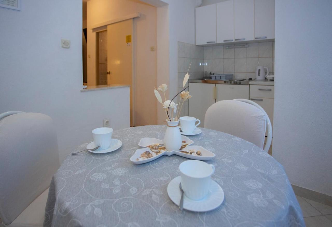 Villa Milenka - Apartmani Gorana Tučepi Exteriér fotografie