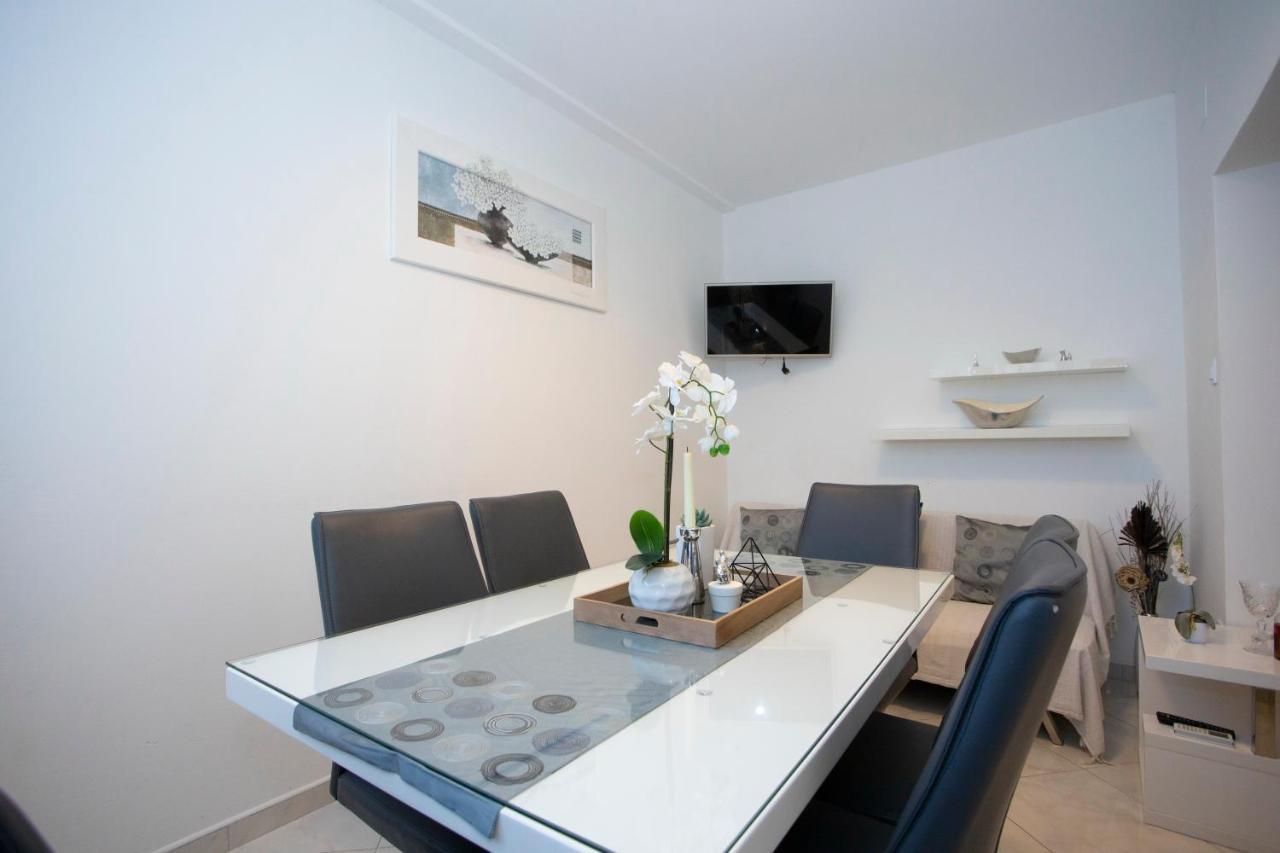 Villa Milenka - Apartmani Gorana Tučepi Exteriér fotografie